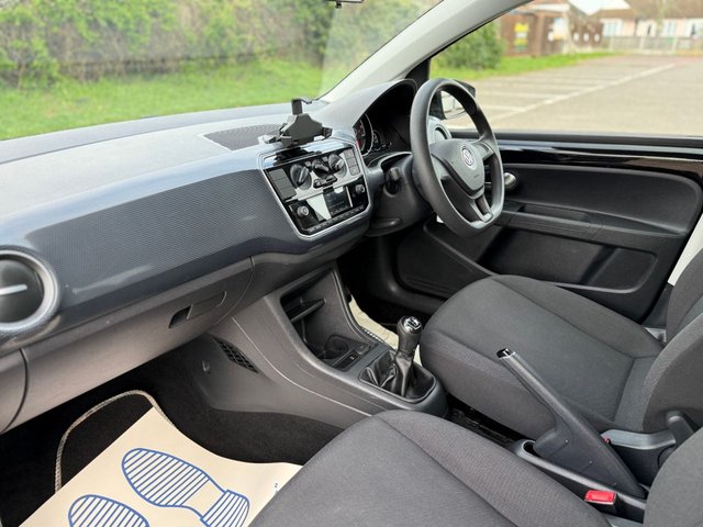2016 Volkswagen Up! 1L Move Up! 5dr - Photo 11