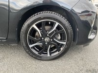 USED 2018 18 TOYOTA YARIS 1.5 VVT-h Design Hatchback 5dr Petrol Hybrid E-CVT Euro 6 (s/s) (100 ps) 