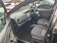 USED 2018 18 TOYOTA YARIS 1.5 VVT-h Design Hatchback 5dr Petrol Hybrid E-CVT Euro 6 (s/s) (100 ps) 