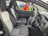 USED 2018 18 TOYOTA YARIS 1.5 VVT-h Design Hatchback 5dr Petrol Hybrid E-CVT Euro 6 (s/s) (100 ps) 