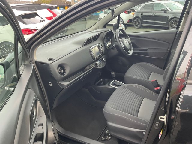 2018 TOYOTA YARIS - Photo 12