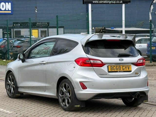 2018 Ford Fiesta - Photo 4