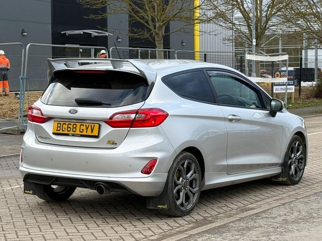 2018 Ford Fiesta - Photo 3