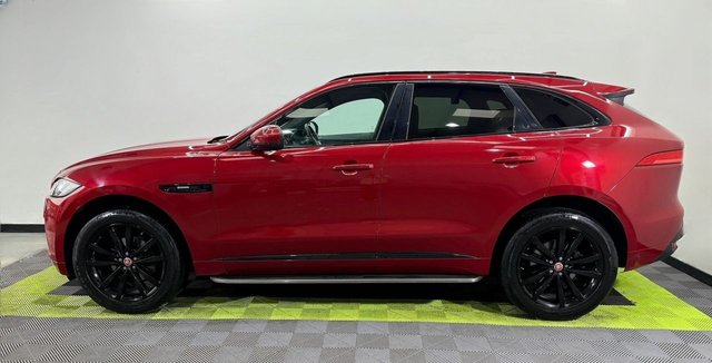 2019 JAGUAR F-PACE - Photo 7