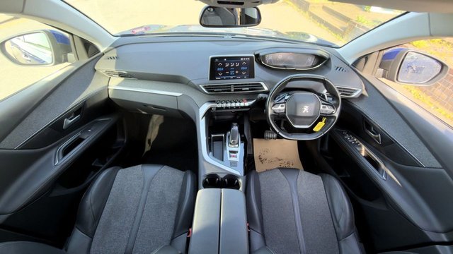 View our PEUGEOT 3008