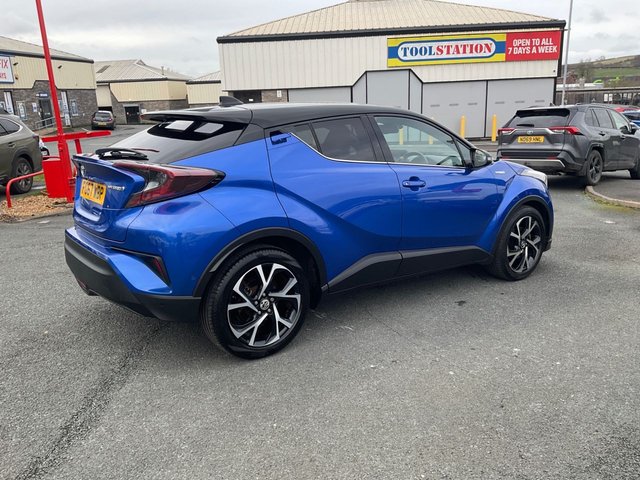 2017 TOYOTA C-HR - Photo 7