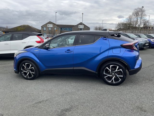 2017 TOYOTA C-HR - Photo 9