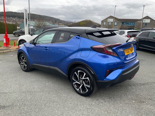 2017 TOYOTA C-HR - Photo 10