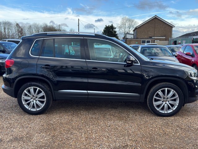 2016 VOLKSWAGEN TIGUAN 2.0 TDI BlueMotion Tech Match Edition SUV 5dr Diesel DSG 4WD Euro 6 (s/s) (184 ps) - Photo 9