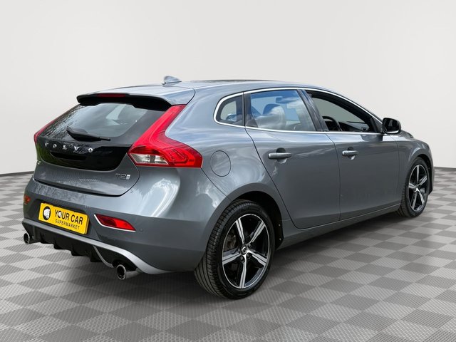 2016 VOLVO V40 - Photo 10
