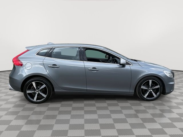 2016 VOLVO V40 - Photo 7