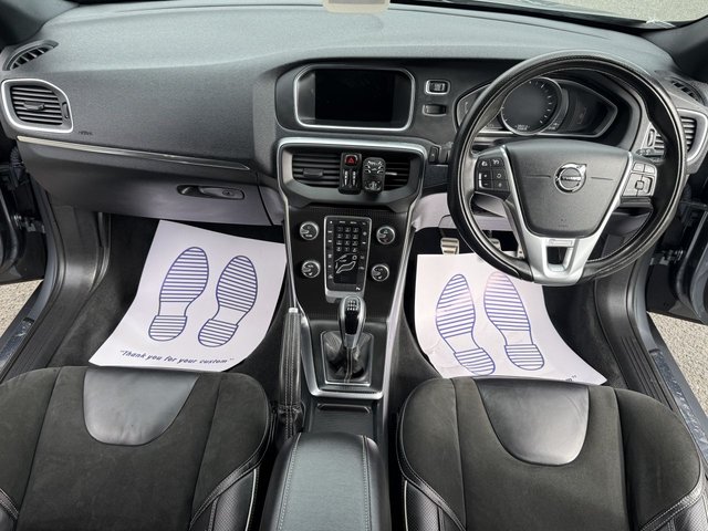 2016 VOLVO V40 - Photo 12