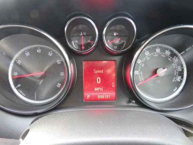 2011 VAUXHALL ASTRA 2011 1.6 16v Exclusiv Hatchback 5dr Petrol Auto Euro 5 (115 ps) - Photo 12