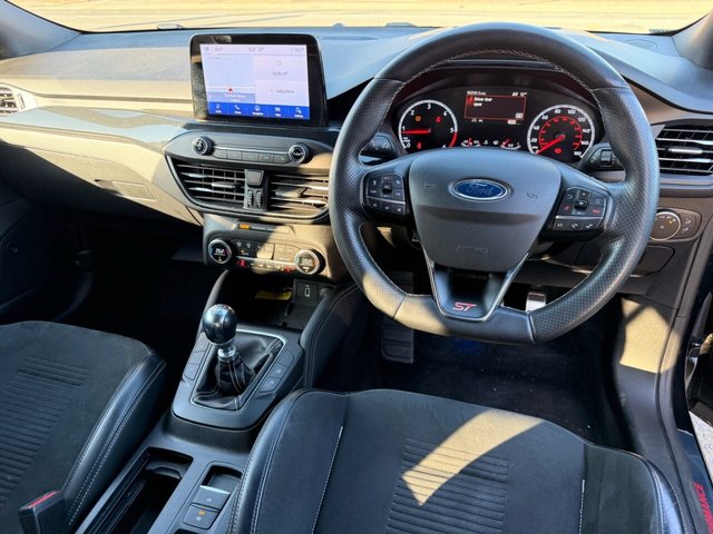 2019 Ford Focus 2L St 5dr - Photo 4