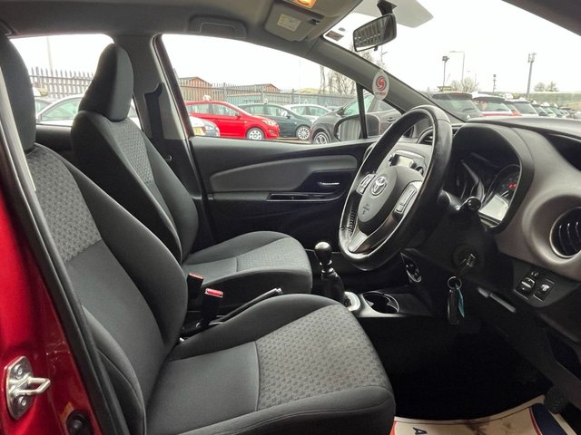 2015 TOYOTA YARIS 1.33 Dual VVT-i Icon Hatchback 5dr Petrol Manual Euro 5 Euro 5 (99 ps) - Photo 7