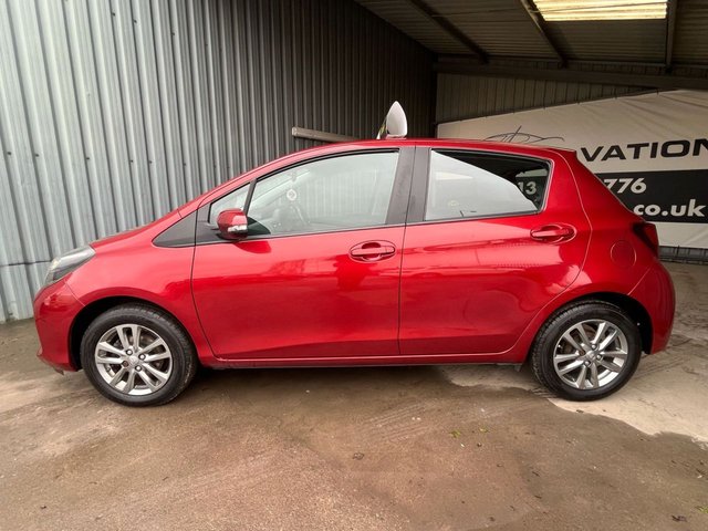 2015 TOYOTA YARIS 1.33 Dual VVT-i Icon Hatchback 5dr Petrol Manual Euro 5 Euro 5 (99 ps) - Photo 12