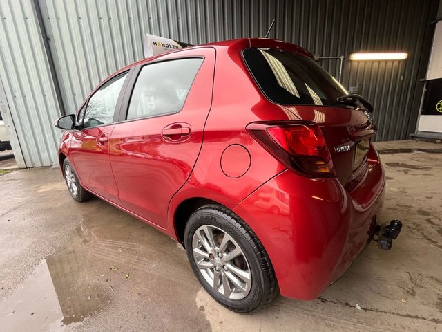 2015 TOYOTA YARIS 1.33 Dual VVT-i Icon Hatchback 5dr Petrol Manual Euro 5 Euro 5 (99 ps) - Photo 8