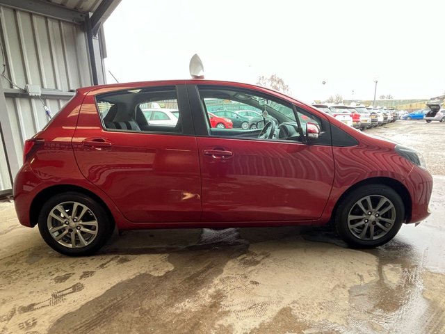2015 TOYOTA YARIS 1.33 Dual VVT-i Icon Hatchback 5dr Petrol Manual Euro 5 Euro 5 (99 ps) - Photo 10