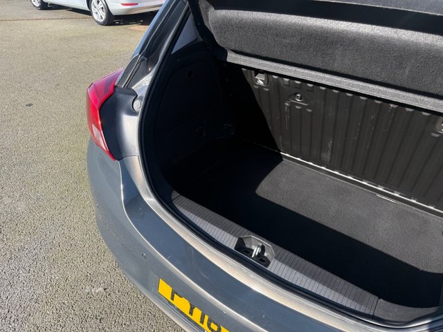 2016 Vauxhall Corsa 1.4L Sting 3dr - Photo 10