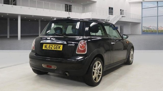 2012 MINI Hatch - Photo 2