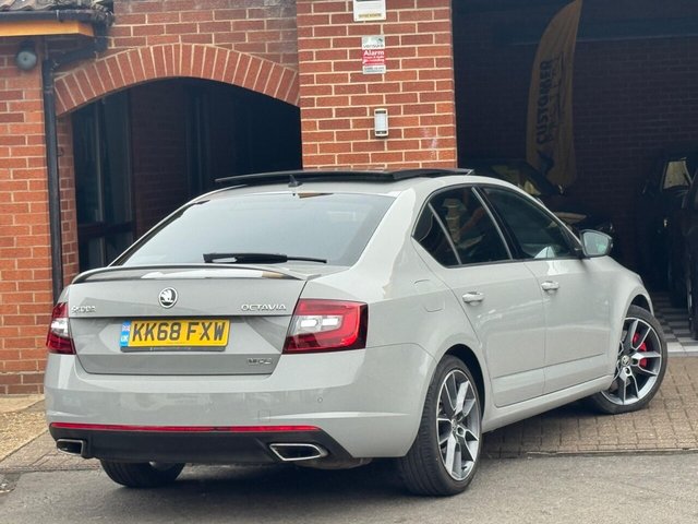 2019 SKODA OCTAVIA 2019 2.0 TSI vRS Euro 6 (s/s) 5dr - Photo 4