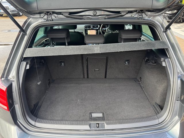 2017 VOLKSWAGEN GOLF 2017 2.0 TDI BlueMotion Tech R-Line DSG Euro 6 (s/s) 5dr - Photo 9