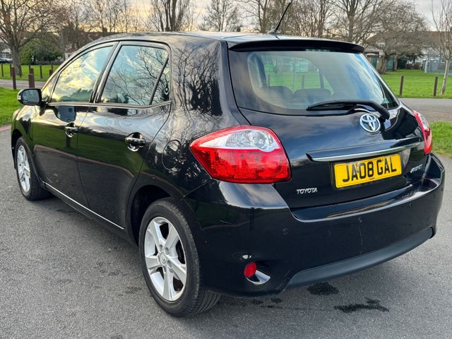 2011 TOYOTA AURIS - Photo 7