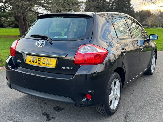 2011 TOYOTA AURIS - Photo 8