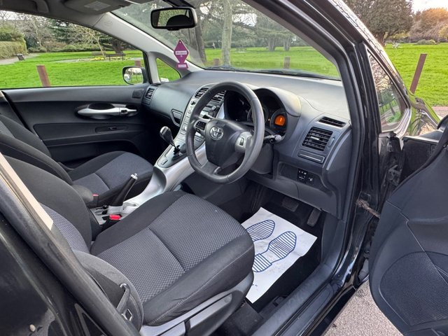 2011 TOYOTA AURIS - Photo 10