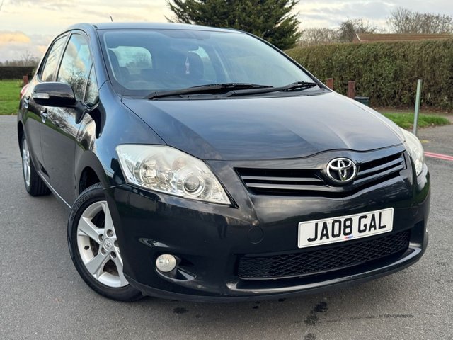 2011 TOYOTA AURIS
