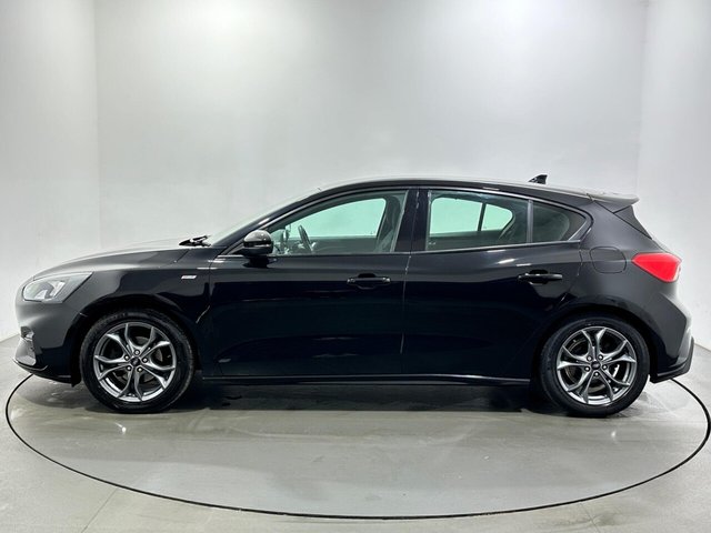 2020 Ford Focus - Photo 5