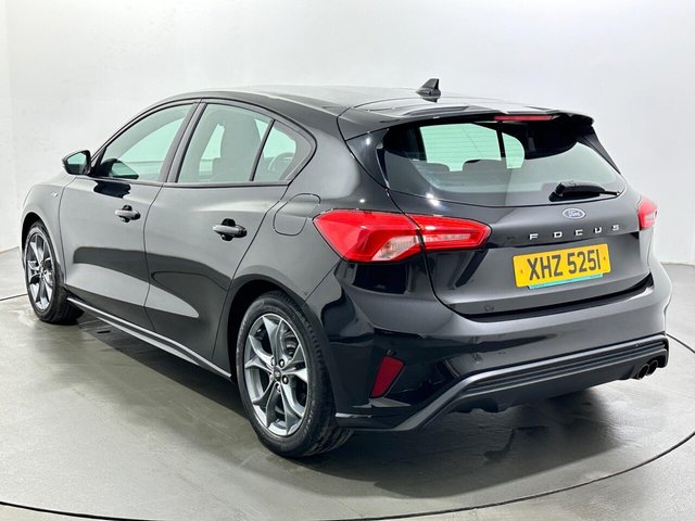 2020 Ford Focus - Photo 6