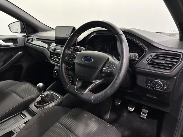 2020 Ford Focus - Photo 10