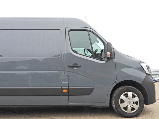 2022 Renault Master 2.3L Business+ 3dr - Photo 2