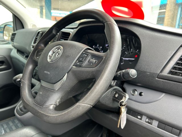 2020 Vauxhall Vivaro 1.5L Sportive 5dr - Photo 10