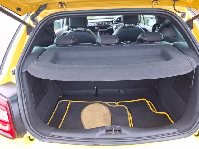 2011 CITROEN DS3 - Photo 8