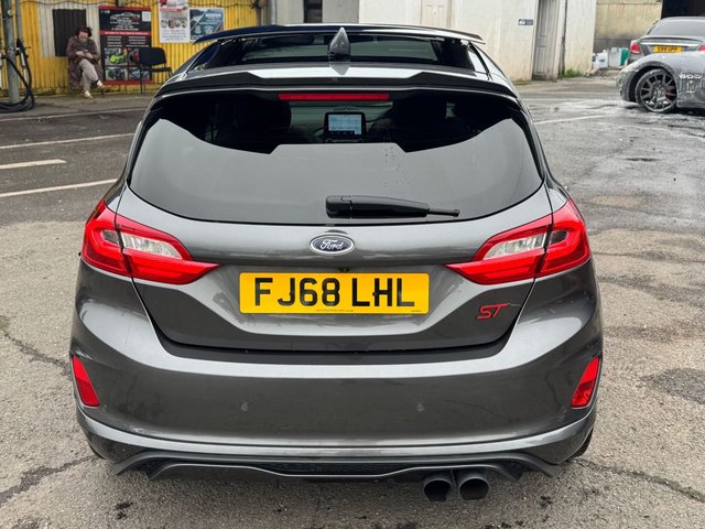 2018 FORD FIESTA 1.5T EcoBoost ST-3 Hatchback 5dr Petrol Manual Euro 6 (200 ps) - Photo 11