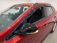USED 2014 63 VOLVO V40 CROSS COUNTRY 1.6 D2 Lux Hatchback 5dr Diesel Powershift Euro 5 (s/s) (115 ps) 