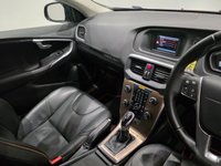 USED 2014 63 VOLVO V40 CROSS COUNTRY 1.6 D2 Lux Hatchback 5dr Diesel Powershift Euro 5 (s/s) (115 ps) 