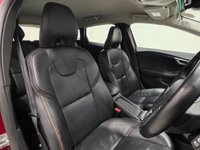 USED 2014 63 VOLVO V40 CROSS COUNTRY 1.6 D2 Lux Hatchback 5dr Diesel Powershift Euro 5 (s/s) (115 ps) 
