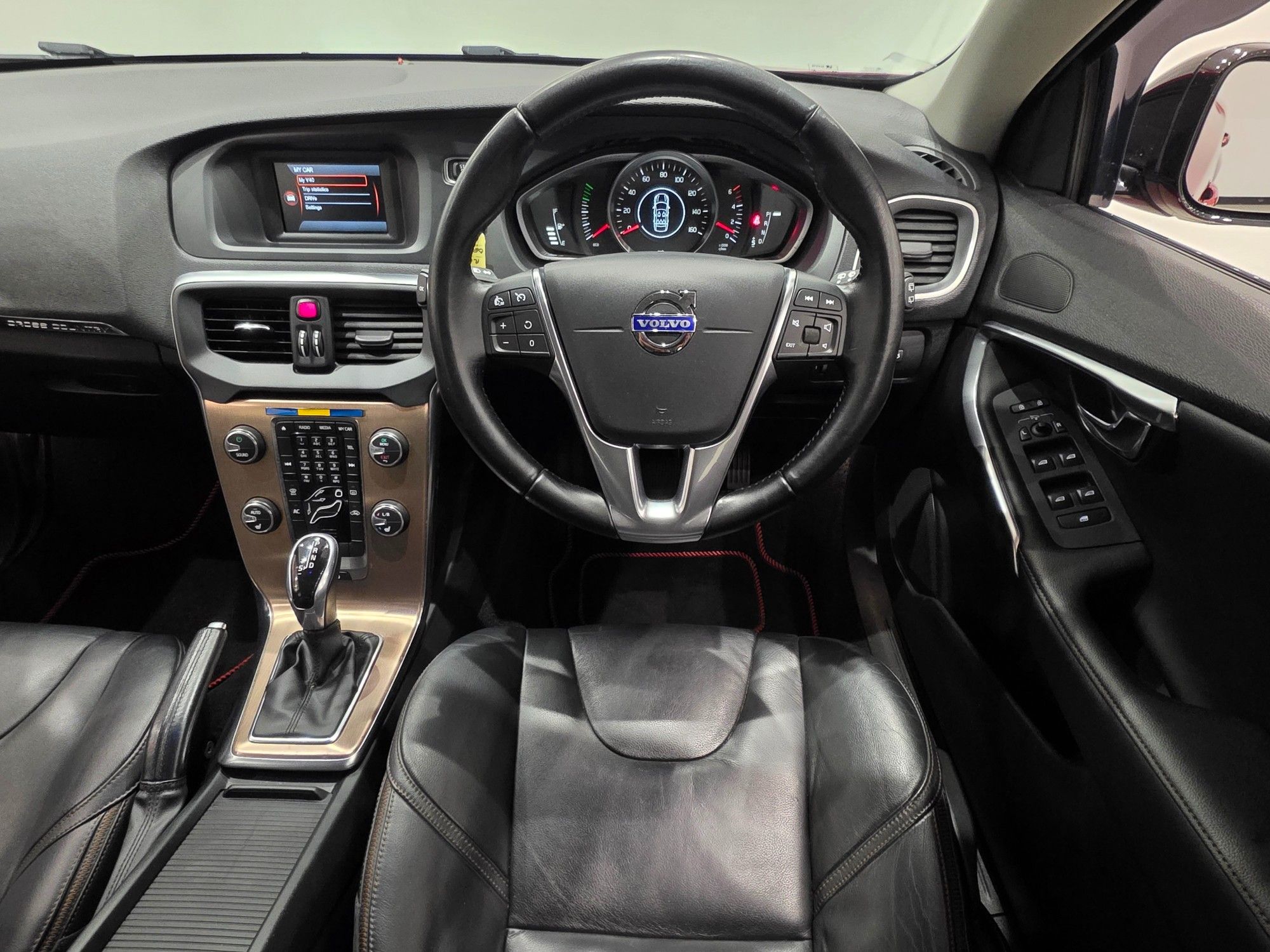 2014 Volvo V40 thumbnail 11