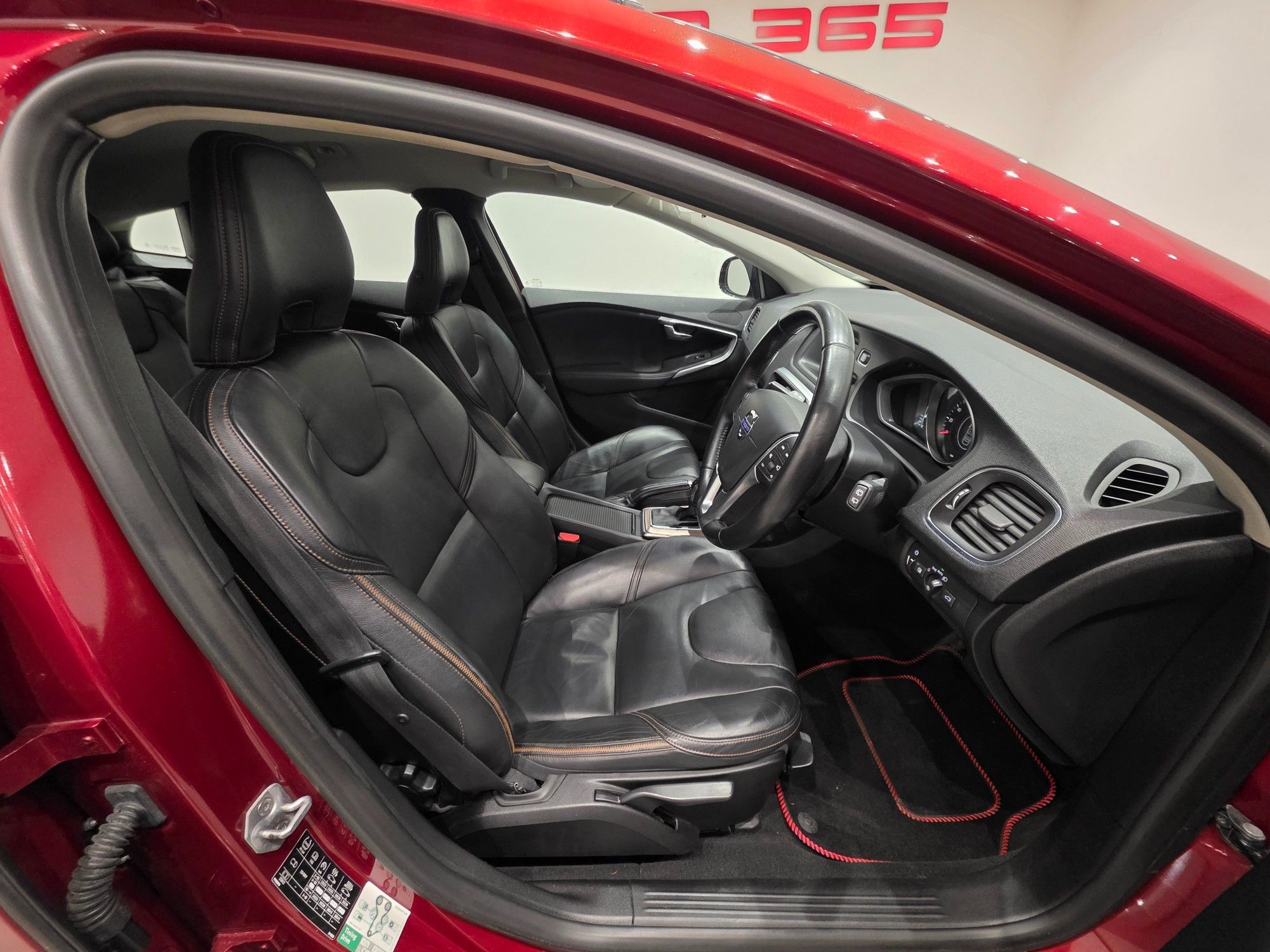 2014 Volvo V40 thumbnail 9