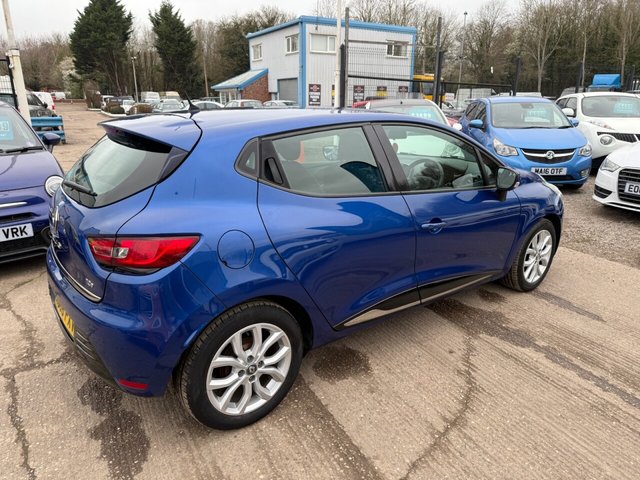 2017 RENAULT CLIO 0.9 TCe Dynamique Nav Hatchback 5dr Petrol Manual Euro 6 (s/s) (90 ps) - Photo 3