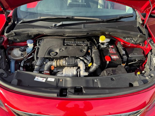 2017 PEUGEOT 2008 1.6 BlueHDi Allure SUV 5dr Diesel Manual Euro 6 (s/s) (100 ps) - Photo 3