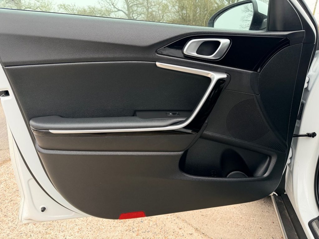 USED 2023 23 KIA XCEED 1.6 GDi 8.9kWh 3 SUV 5dr Petrol Plug-in Hybrid DCT Euro 6 (s/s) (139 bhp) 1 Owner|Adaptive Cruise|Camera|SatNav|Heated Seats|Apple CarPlay/Android Auto|