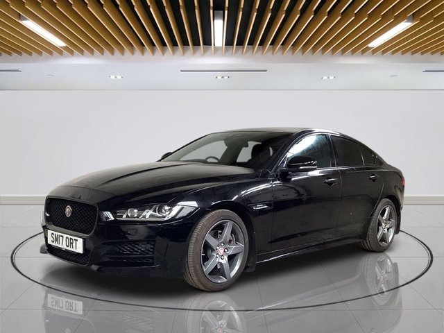 2017 Jaguar Xe 2L R-Sport 4dr - Photo 4