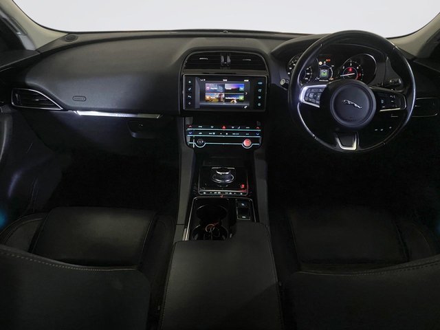 2018 Jaguar F-Pace 2L Prestige 5dr - Photo 3