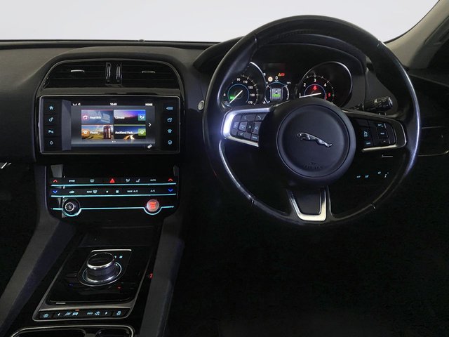 2018 Jaguar F-Pace 2L Prestige 5dr - Photo 11