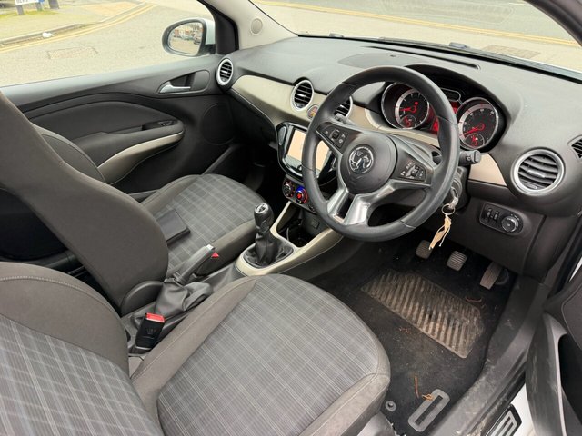 2014 Vauxhall Adam 1.2L Glam 3dr - Photo 4