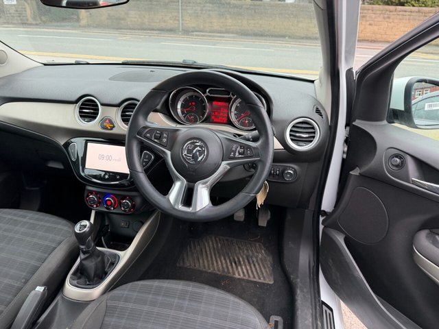 2014 Vauxhall Adam 1.2L Glam 3dr - Photo 12
